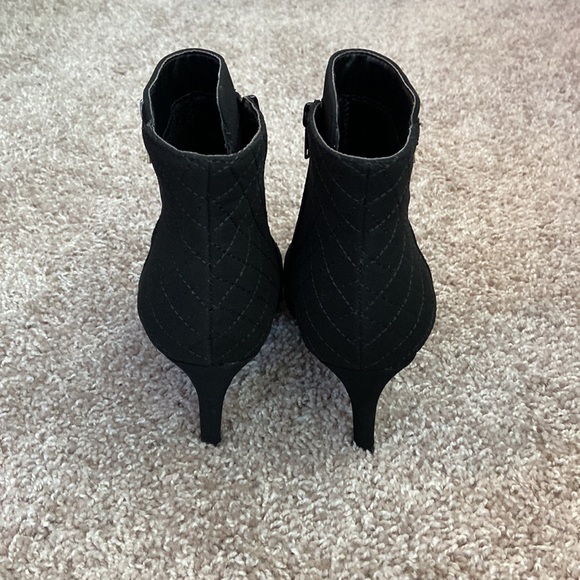 Me Too women’s size 7 black boots with 3.5” heel, great condition! - Picture 4 of 7